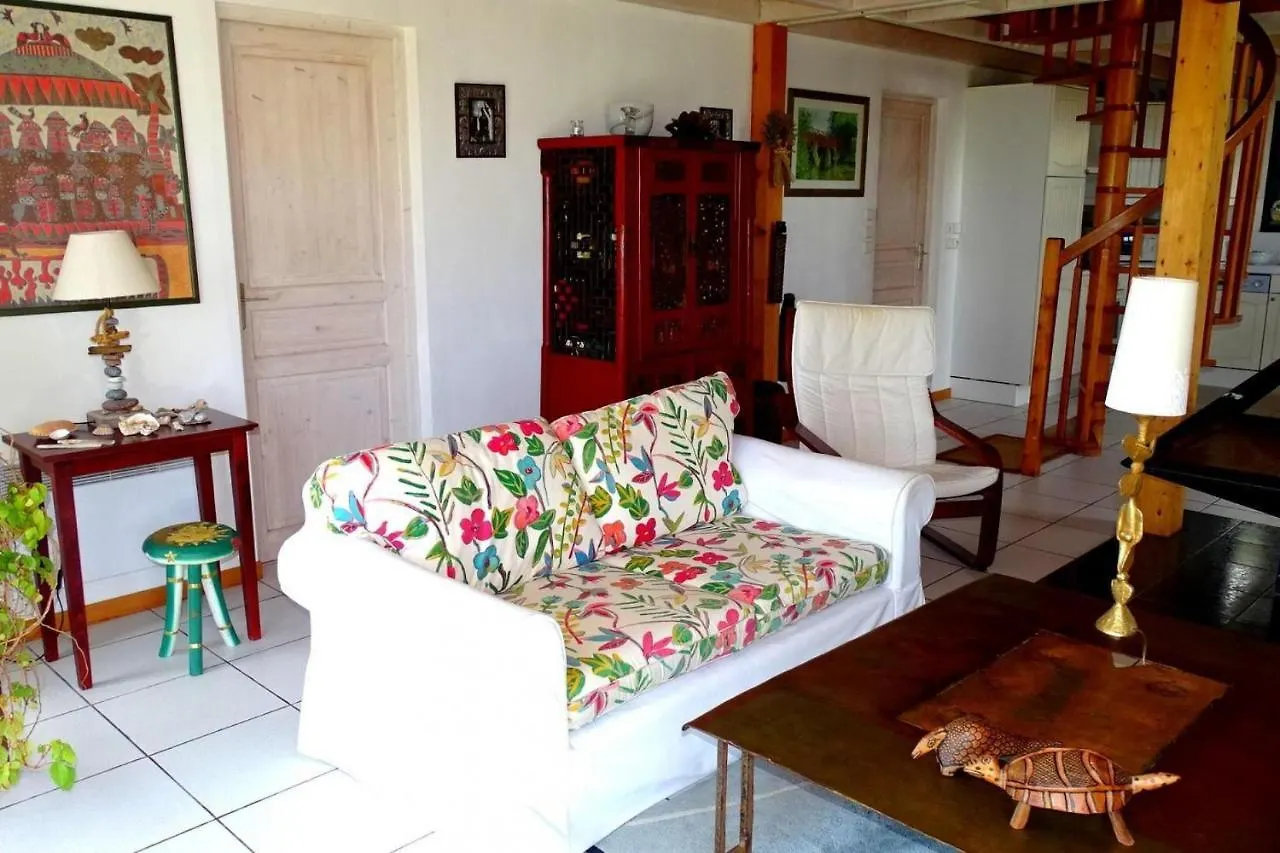 Beautiful Holiday Home With Sauna, Sea View Penestin