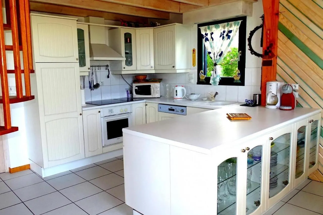 Beautiful Holiday Home With Sauna, Sea View Penestin
