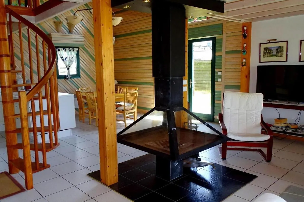 Beautiful Holiday Home With Sauna, Sea View Penestin