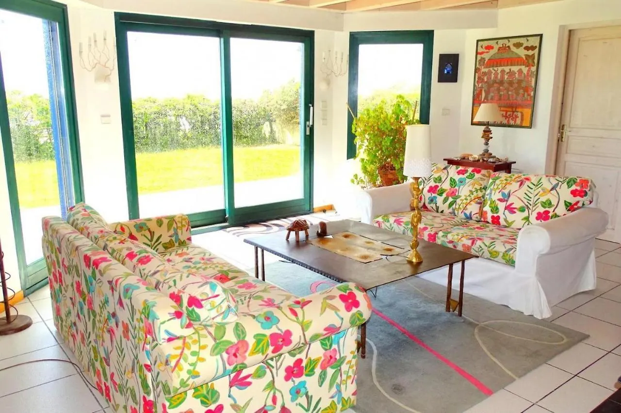 Beautiful Holiday Home With Sauna, Sea View Penestin