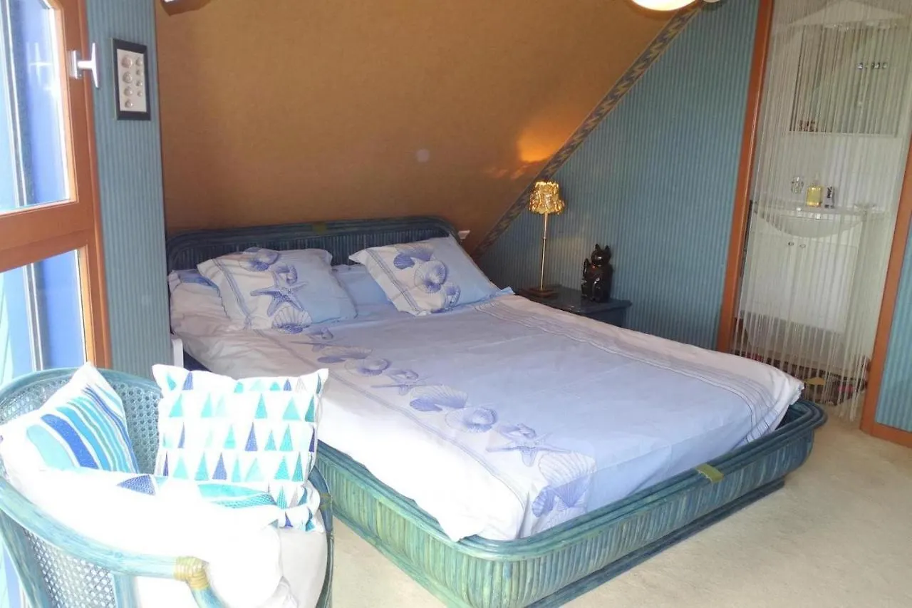 Beautiful Holiday Home With Sauna, Sea View Penestin France