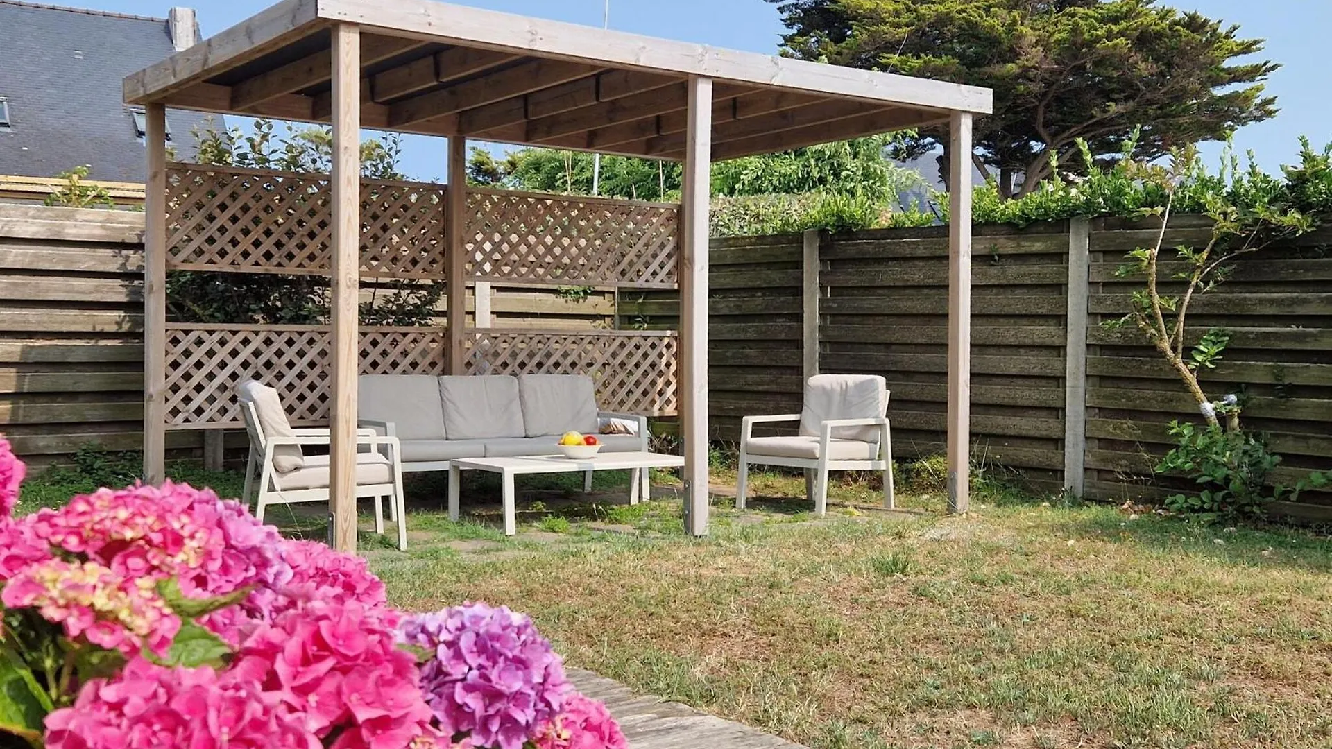 Beautiful Holiday Home With Sauna, Sea View Penestin